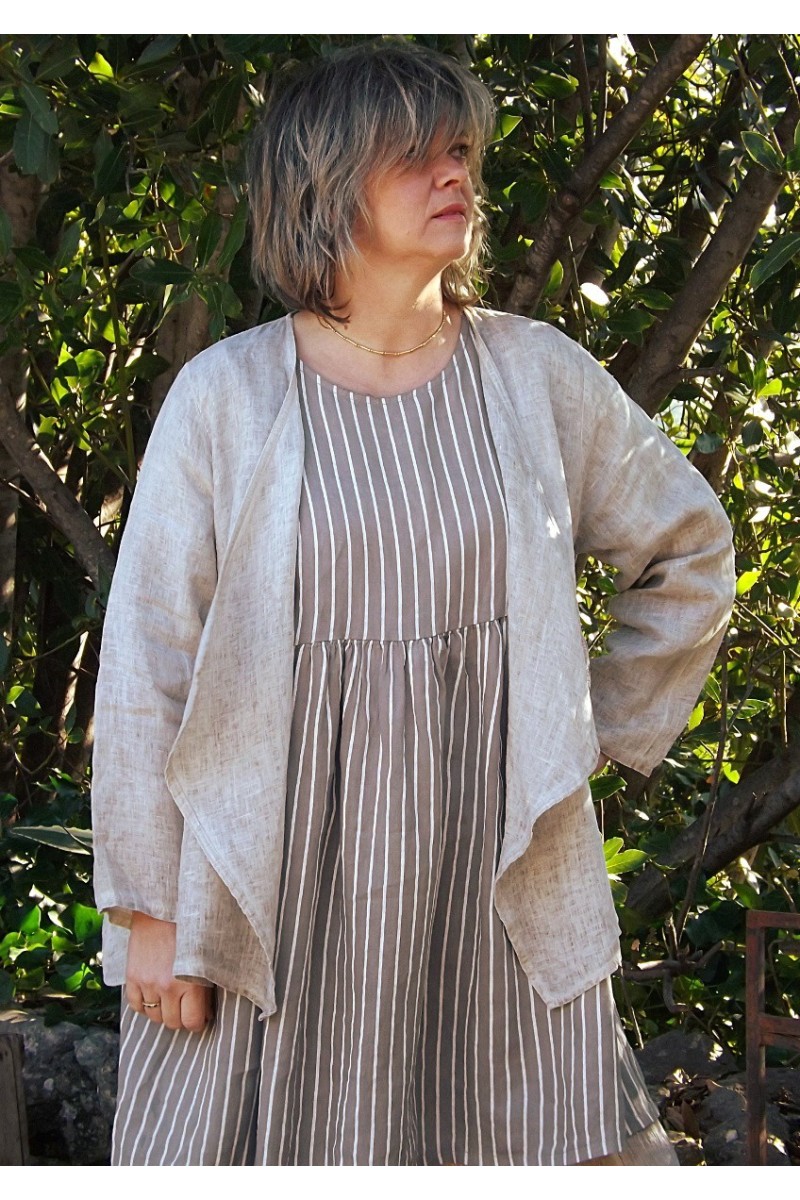 VESTE EN LIN CAPUCINE TAUPE DELAVE ET TUNIQUE BERENICE TAUPE.