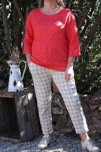 PANTALON FACON CREPON ISIDORE TAUPE ET TOP EN LIN SANDRO