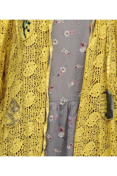 GILET LONG EN BRODERIE CARMEN JAUNE CURRY