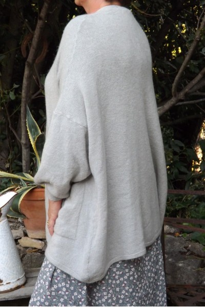 GILET MAILLE FINE ACHILE GRIS PERLE ET ROBE ALEXANDRINE