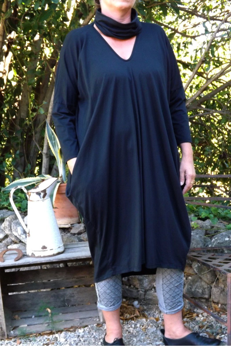 ROBE LONGUE COTON GRANDE TAILLE GLADYS NOIRE ET PANTALON LEO