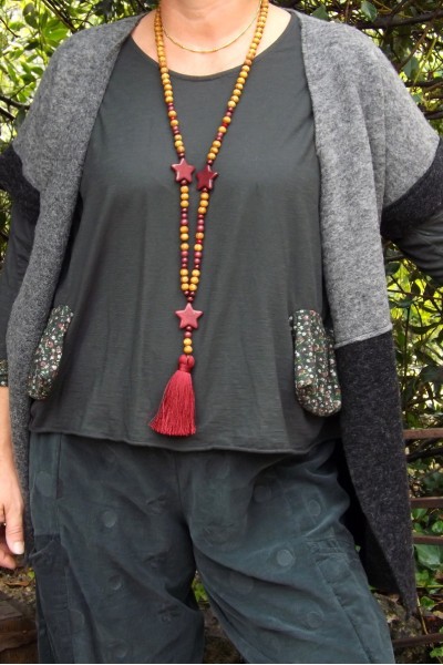 VESTE LAINE BOUILLIE PAULINE, PANTALON LEON ET T-SHIRT FAB