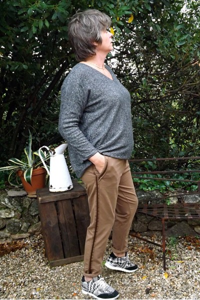 PANTALON GRANDE TAILLE OSCAR CAMEL ET PULL ANATOLE