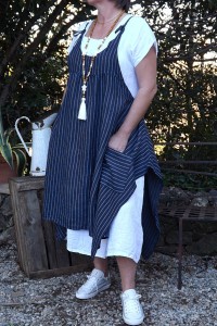 ROBE TABLIER LIN SOPHIE MARINE ET ROBE JEANNETTE BLANCHE
