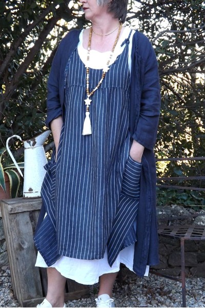 ROBE TABLIER LIN SOPHIE MARINE, ROBE JEANNETTE BLANCHE ET VESTE CLEMENCE