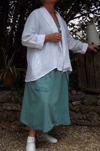 VESTE LIN GRANDE TAILLE JADE ET ROBE LOUISON EUCALYPTUS