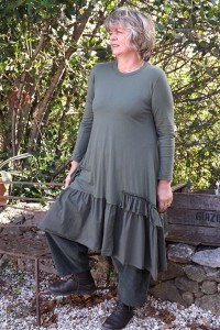 ROBE LONGUE COTON PAULINE KAKI ET PANTALON VELOURS HONORE