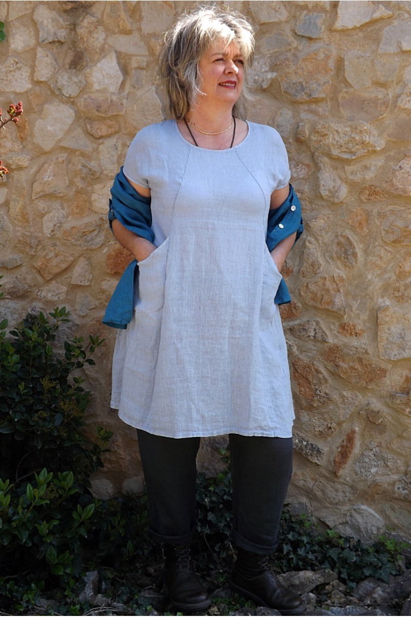 Tunique en lin bleu ciel Blandine et pantalon lin Gabriel Tunique en lin bleu ciel Blandine et pantalon lin Gabriel
