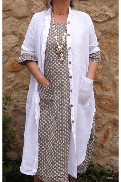 Veste longue en lin Aloïs blanche et robe lin Diane taupe