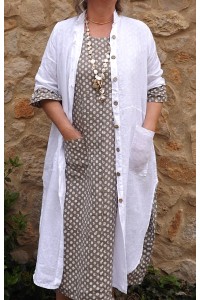 Veste longue en lin Aloïs blanche et robe lin Diane taupe