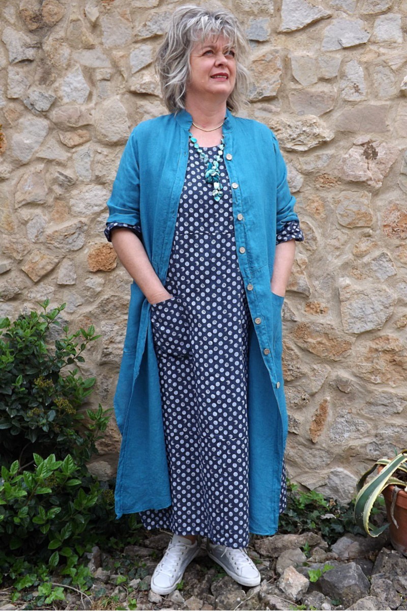 Veste longue en lin Aloïs bleu canard et robe lin Diane