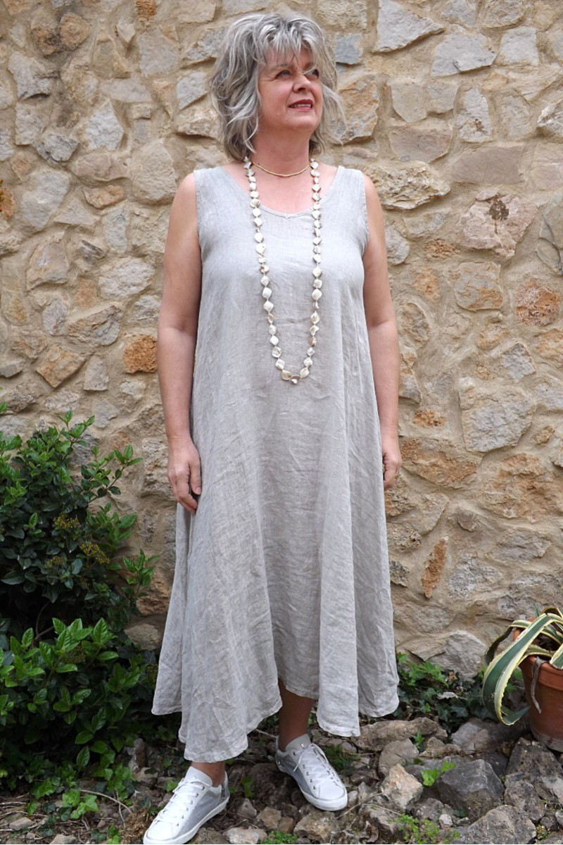 Robe lin taupe délavé Isis. Robe lin taupe délavé Isis.