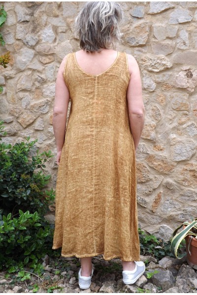 Robe lin safran délavé Isis.