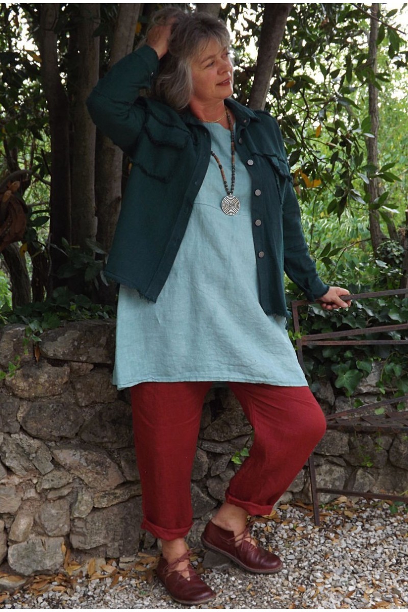 Veste courte Maguelone vert impérial, tunique Emma et pantalon Gabriel