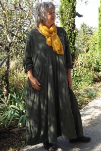 Foulard voile de coton jaune impèrial et robe Antoinette