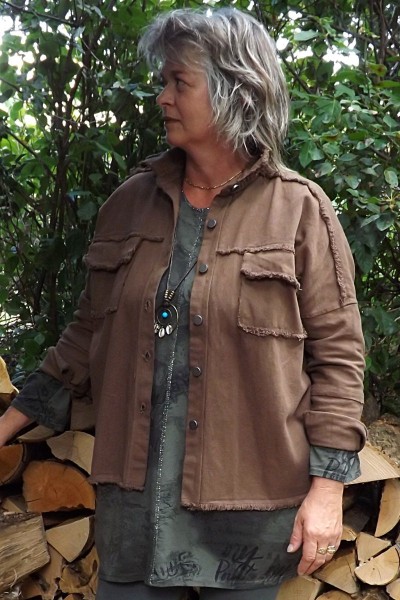 Veste courte Maguelone caramel, tunique Adèlie et jegging Sam.
