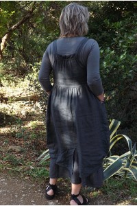 Robe chasuble en lin anthracite Giselle sur la jupe lin Amalie