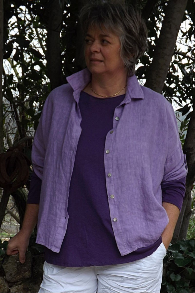 Chemise lin lilas Eve, pantalon Tim et t-shirt Tom