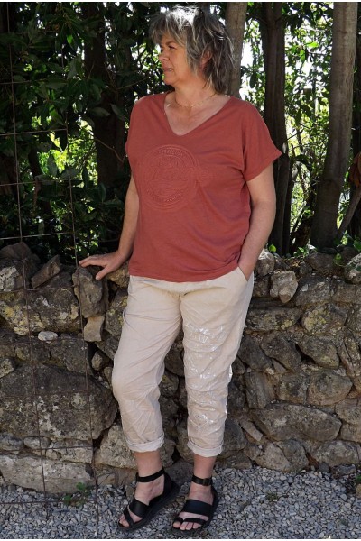 T-Shirt col V Enzo terracotta et pantalon Tim.