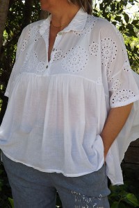 Tunique broderie anglaise Jasmine blanche et pantalon Tim imprimé
