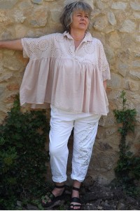 Tunique broderie anglaise Jasmine rose poudré et pantalon Tim imprimé