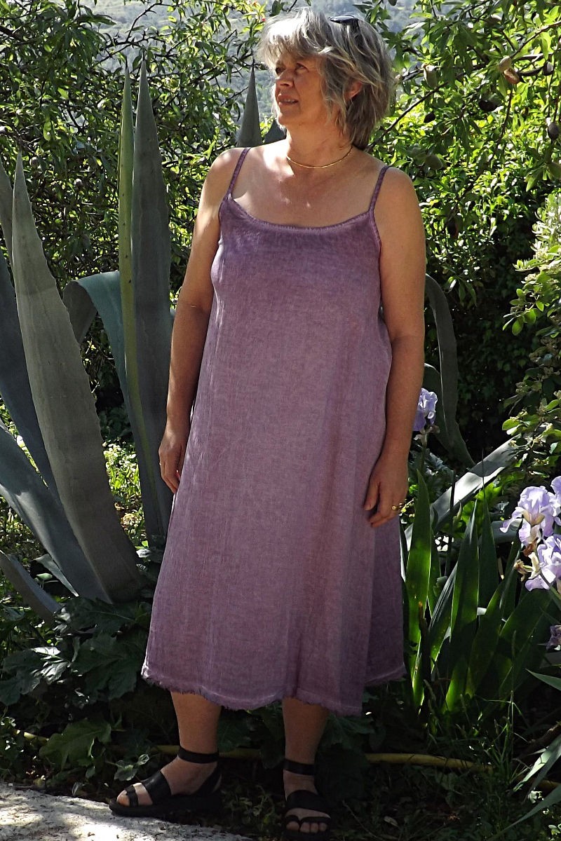 Robe en maille de lin bretelle couleur aubergine