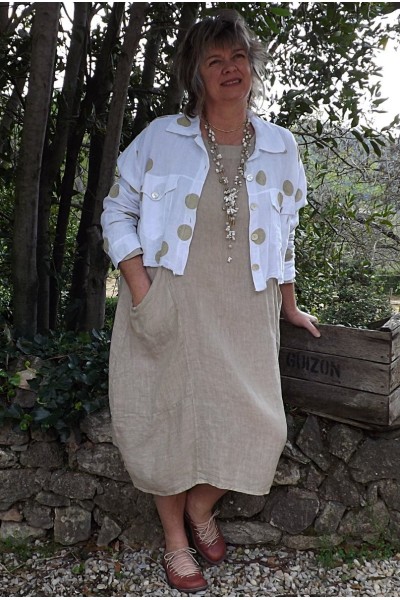 Veste courte en lin Lola blanche pois osier et robe Amélie couleur lin