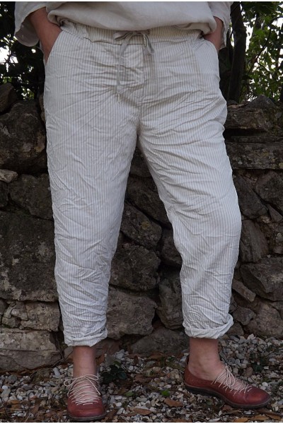 Pantalon grande taille Léo beige à rayures