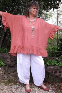 Tunique maille de lin grande taille Lucine corail et pantalon en lin Marco