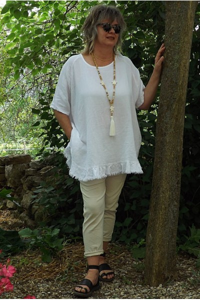 Tunique maille de lin et coton grande taille Marion blanche et pantalon Théo beige