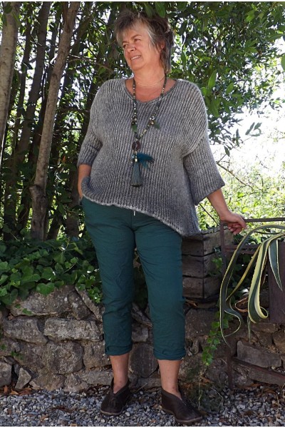 Pull Hubert gris fils brillants et pantalon Théo