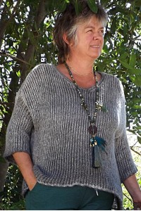 Pull Hubert gris fils brillants et pantalon Théo