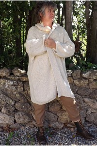 Gilet long Sébastien grande taille sable et pantalon Horace. 
