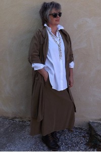 Veste velours longue à capuche Julia havane et jupe velours Elsa