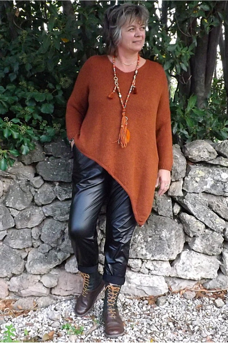 Pull déstructuré Alphonse cèpe et pantalon simili Karl Pull déstructuré Alphonse cèpe et pantalon simili Karl