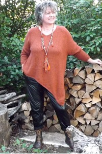 Pull déstructuré Alphonse cèpe et pantalon simili Karl