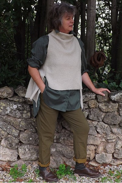 Haut sans manches Martin, chemise chloé et pantalon Tim 2