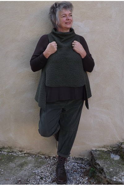 Pantalon velours grande taille Alessio vert sapin, pull Edouard et haut martin