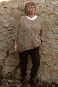 Pull grande taille Ivan cappuccino et pantalon Henri