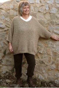 Pull grande taille Ivan cappuccino et pantalon Henri