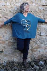 Pull léger grande taille Happy bleu et pantalon Henri