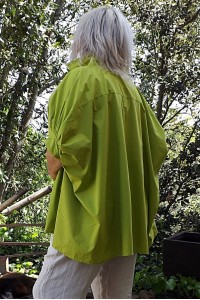 Chemise Oversize Hélène acacia et pantalon lin Gabriel.
