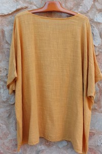 Tunique Oversize Femme en Coton Léger de couleur safran.