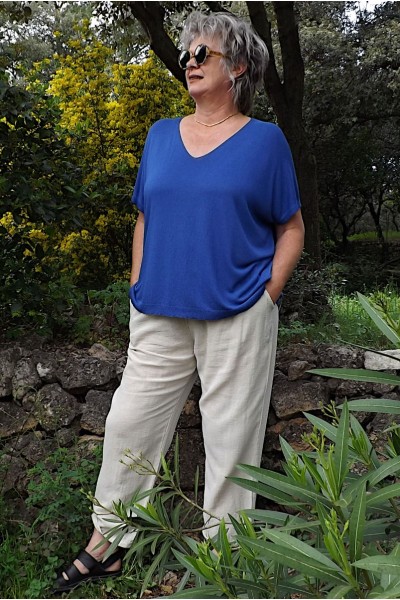 Top maille fine Charles bleu atlantide et pantalon lin Antoine.