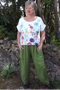 pantalon Lin Ursule et top lin Artiste blanc.