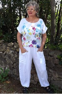 Pantalon lin Ursule et top lin Artiste.