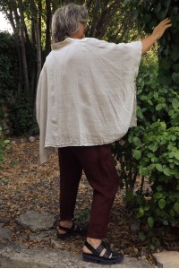 Veste courte en lin femme – coupe oversize style poncho, originale.