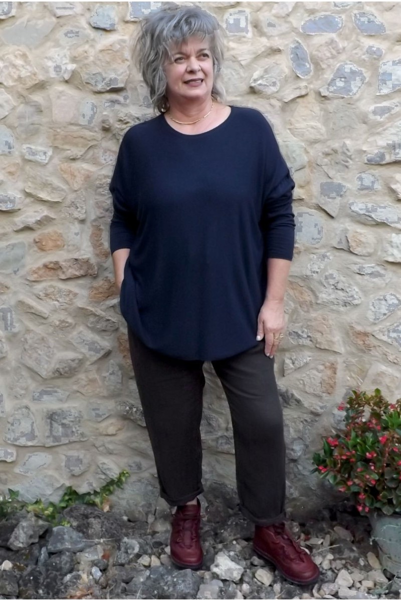 Pull léger Auguste grande taille couleur Marine et Pantalon Gabriel grande taille couleur Chocolat