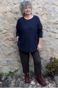 Pull léger Auguste grande taille couleur Marine et Pantalon Gabriel grande taille couleur Chocolat