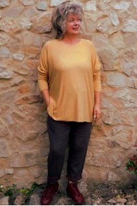 Pull léger Auguste moutarde chiné et pantalon Gabriel chocolat